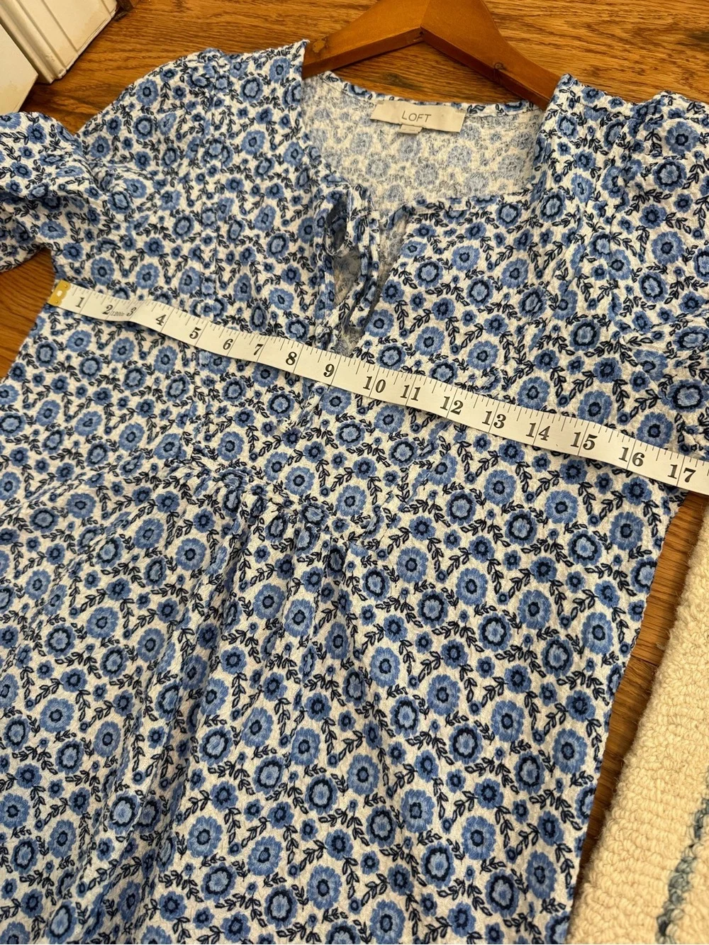 LOFT floral puff